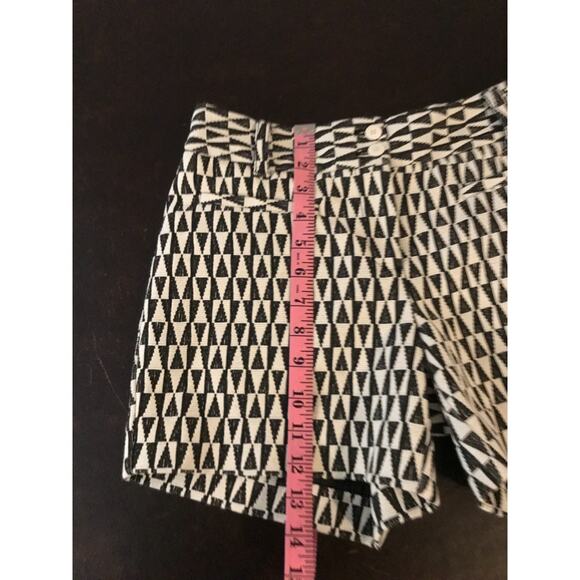 Anthropologie Cartonnier Neda Black/White Geometric Print Shorts - Size 6 - Picture 6 of 12